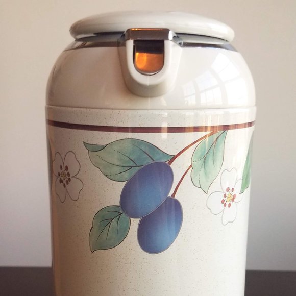 Mikasa "Fruit Panorama" Thermos with Lid - Picture 3 of 7